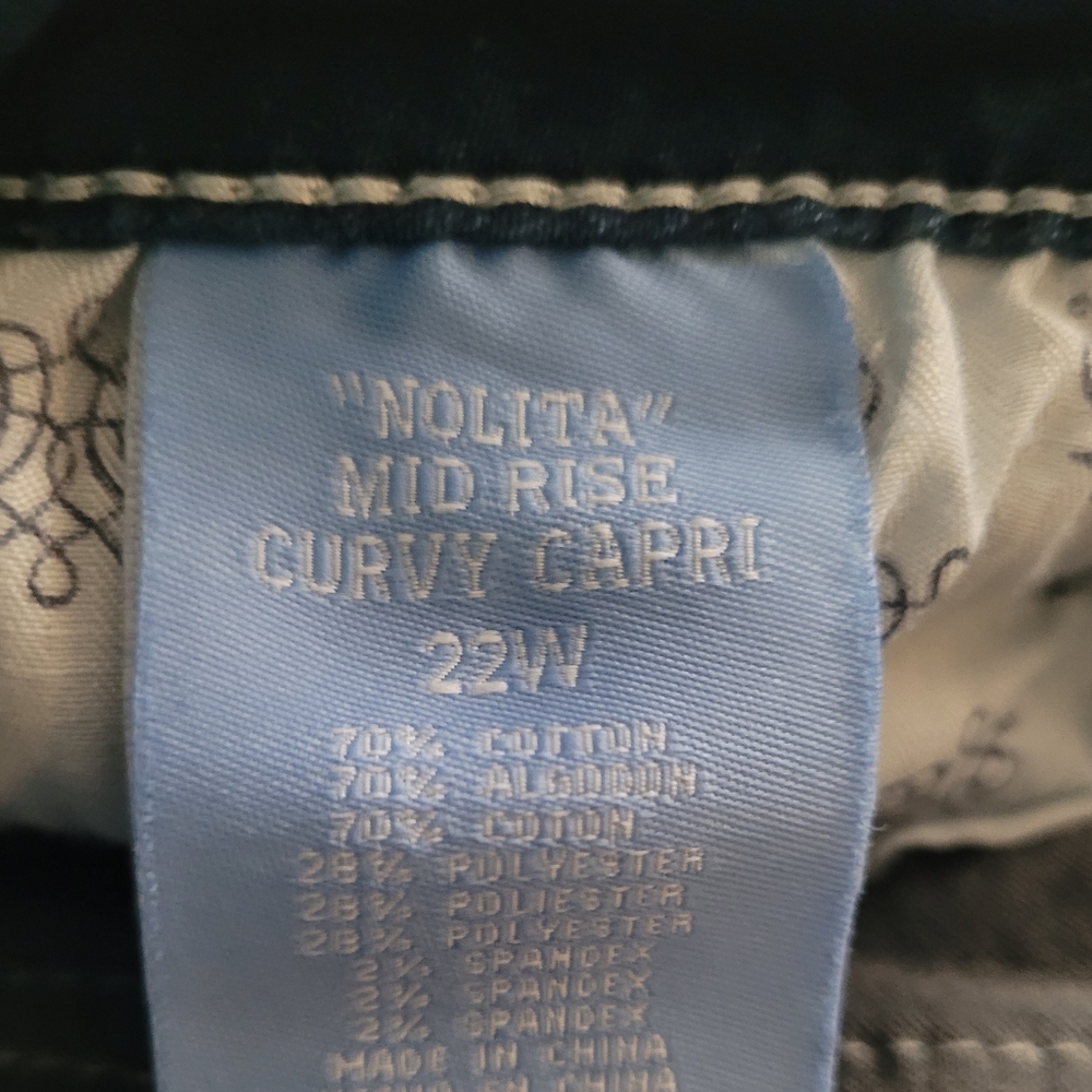 Hydraulic Brand Capri Style Jeans.  Size 22W. - Picture 8 of 8